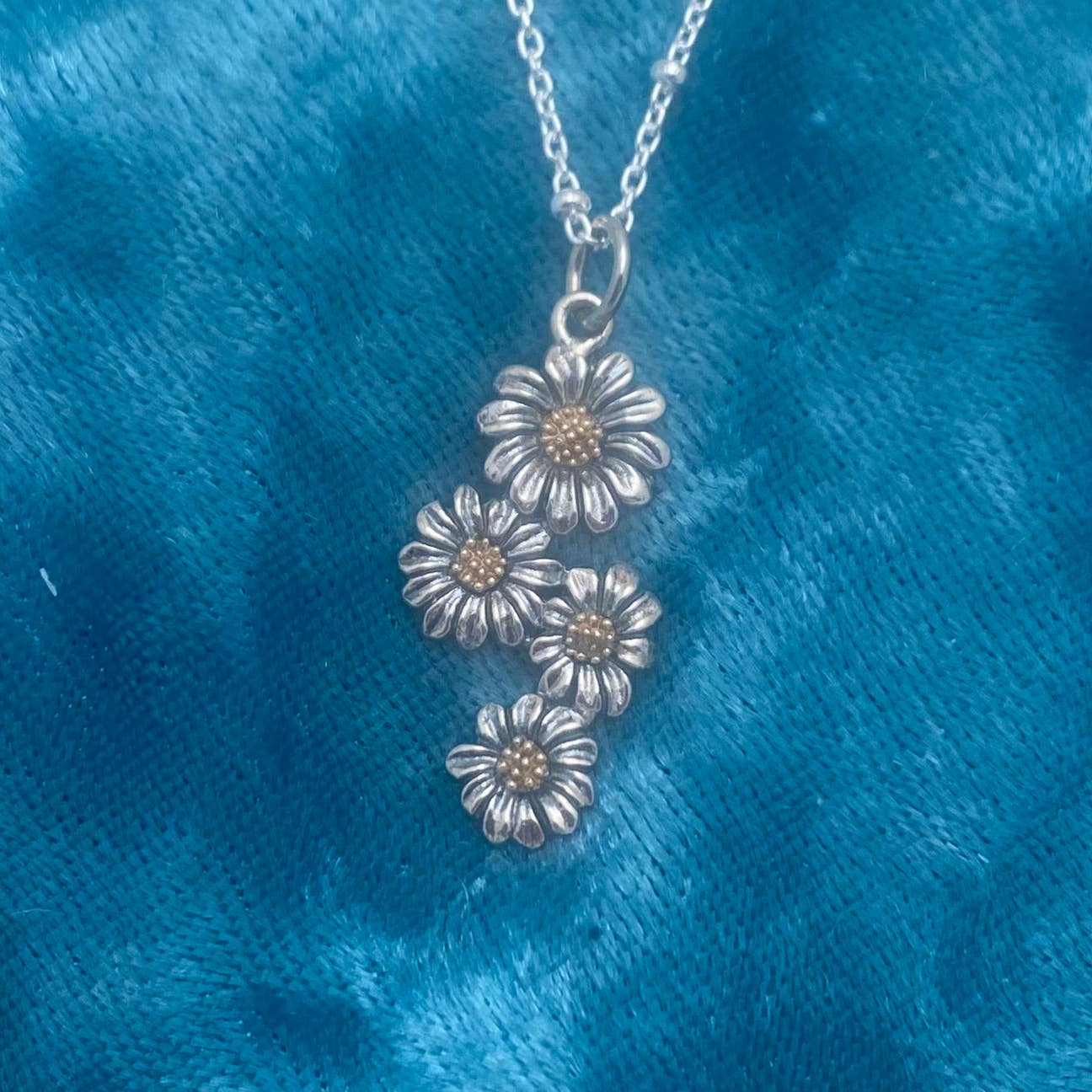 Daisy Cluster Necklace