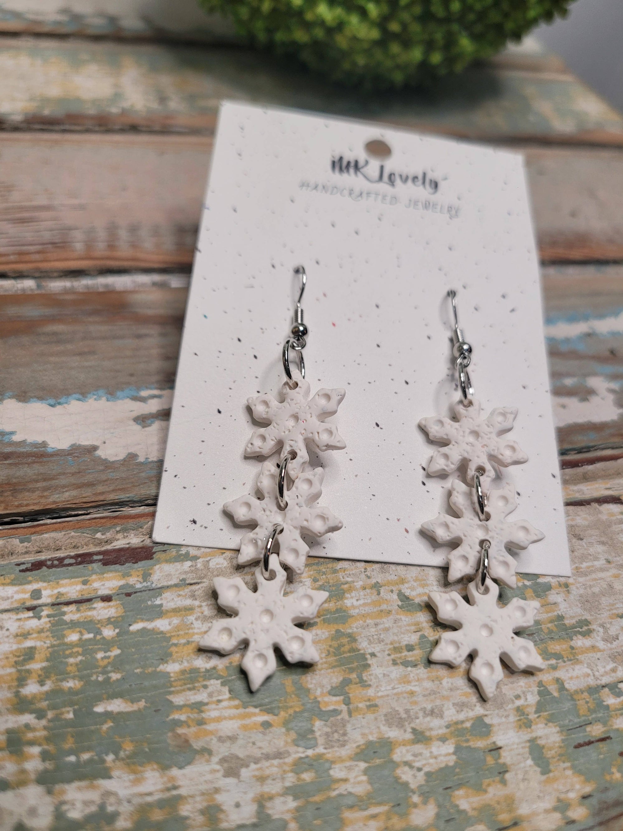 White Tiered Snowflake Drops