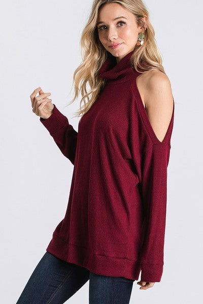 Single cold outlet shoulder top